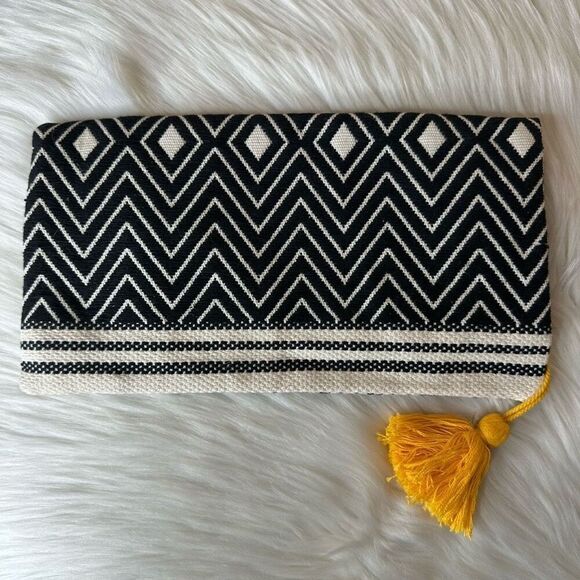 Tribe Alive X Canary Foldable Clutch - Picture 2 of 11